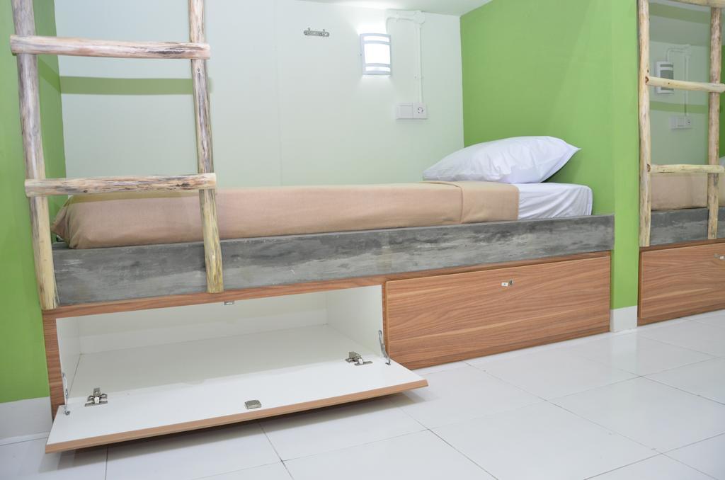 The Eco-Living Hostel Denpasar Zimmer foto