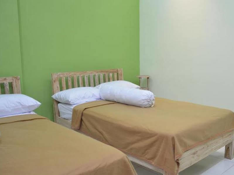 The Eco-Living Hostel Denpasar Exterior foto